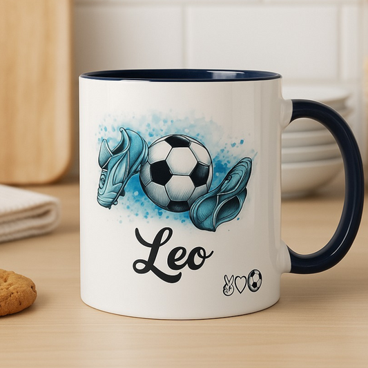 Taza personalizada blanca con asa e interior negro, diseño fútbol y nombre. Regalo ideal para fans del fútbol